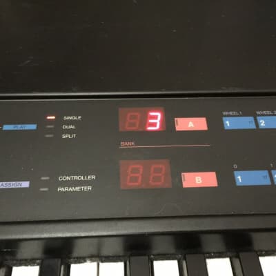 Yamaha KX88 MIDI Controller Keyboard and flight case image 2
