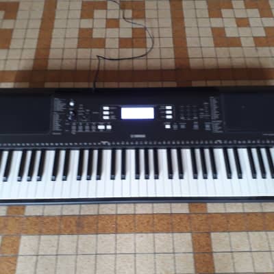 Clavier arrangeur Yamaha PSR-E373