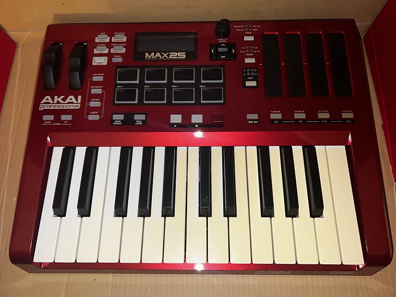 Akai MAX25