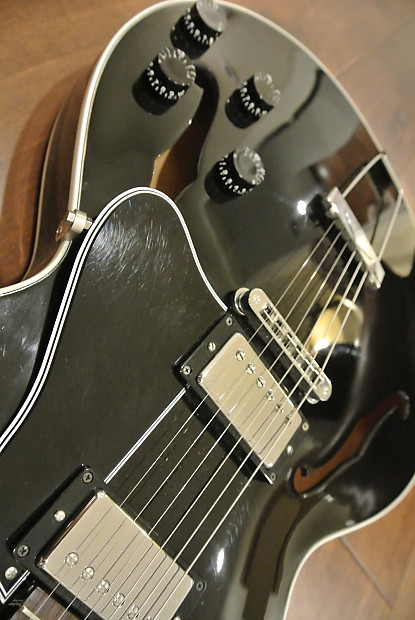 Gibson ES-135 2002 Black | Reverb Gibson ES-135 2002 Black | Reverb