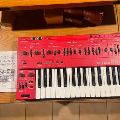 Roland SH-101 Synthesizer With SH101-M: MIDI Interface(CHD)