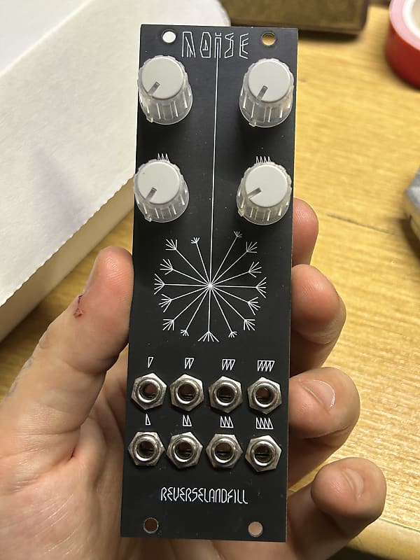Reverselandfill Noise V8 2021 Black noise module eurorack Reverb