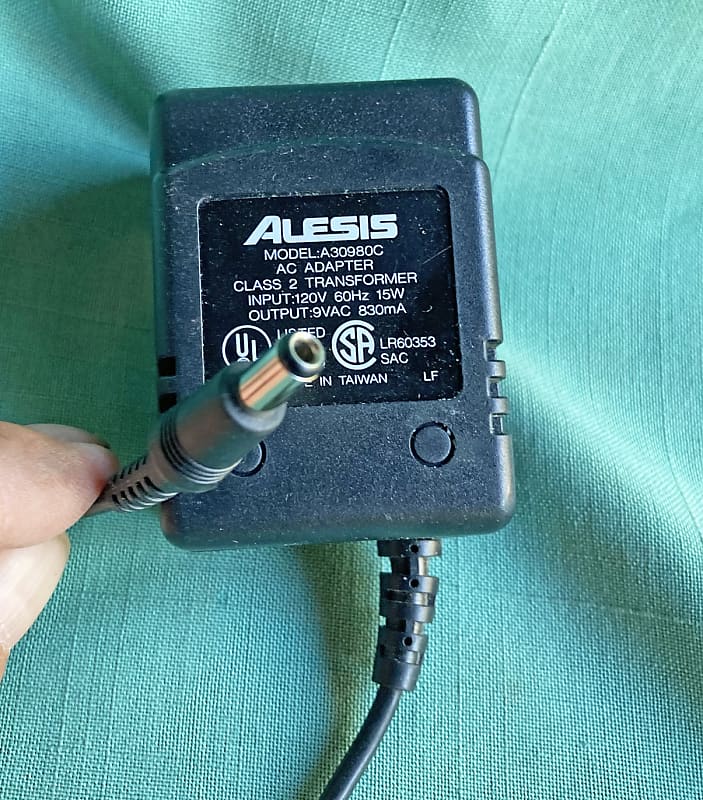 Alesis Netzteil P3 (9V AC 830mA)