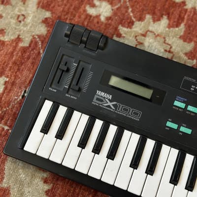 YAMAHA DX100 FM Synthesizer - MIDI Only