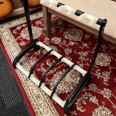 K&M 17534 Four Guitar Stand Guardian 3+1 - Konig & Meyer, Black w