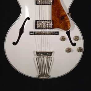 Gibson L4 10th Anniversary - Diamond White/Engraved Gold image 2