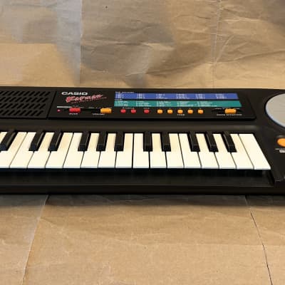 Casio RAP-1 32-Key Keyboard 1990 - 91 Excellent Condition with mini Microphone image 2