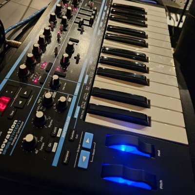 Novation Bass Station II 25-Key Monophonic Synthesizer 2013 - Present - Black