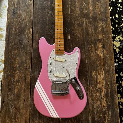 Fender Mustang Japan エレキ レアカラーの希少品♡未使用 Fender Japan Mustang 1977 RI Rare Custom Order Shell Pink