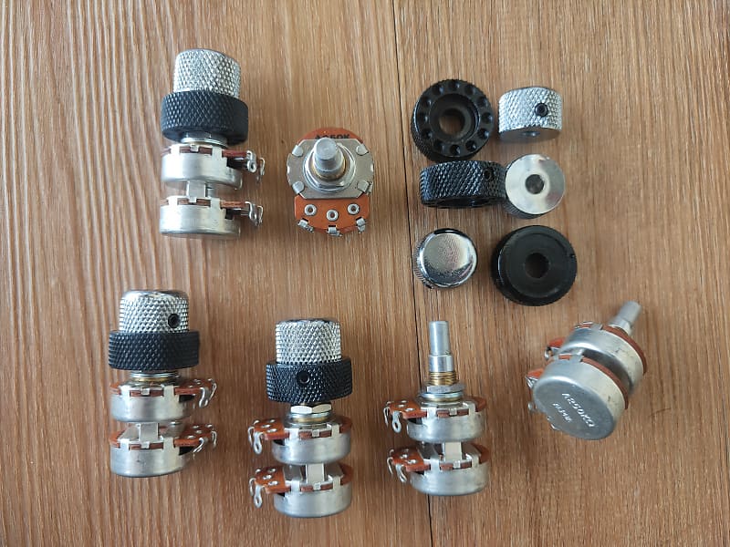 Fender Jazz Bass 62 Locking Knob + Alpha Potentiometer 250k Reverb