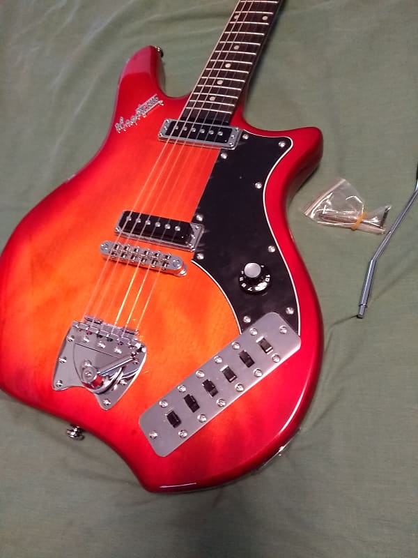 ギター Hagstrom Impala Cherry Sunburst Price DROP! Cherry Sunburst Hagstrom Impala reissue electric