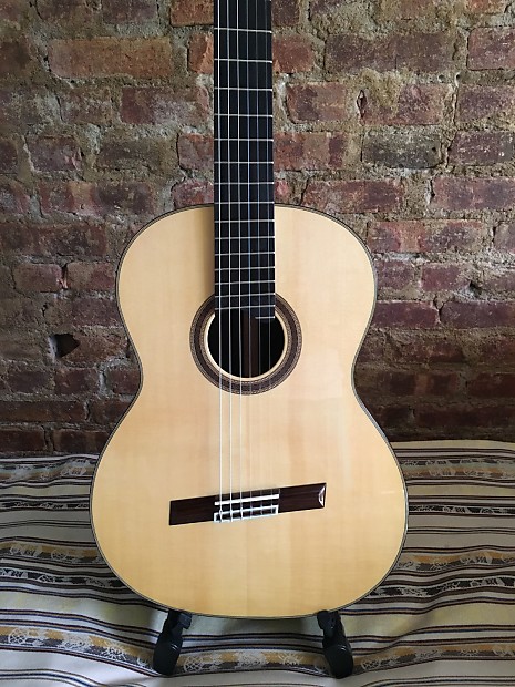 Fanned fret classical guitar hot sale