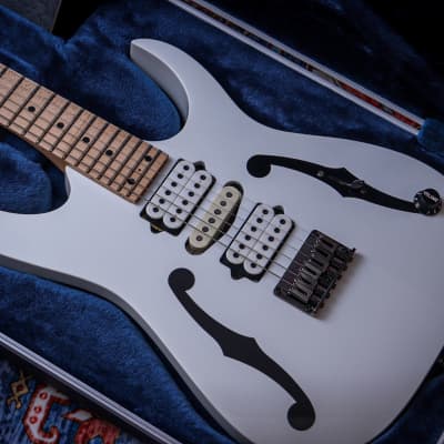 Ibanez PGM301 Paul Gilbert signature guitar – review | Lone