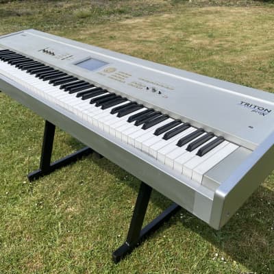 Korg Triton music  workstation/sampler Pro X approximately 2002