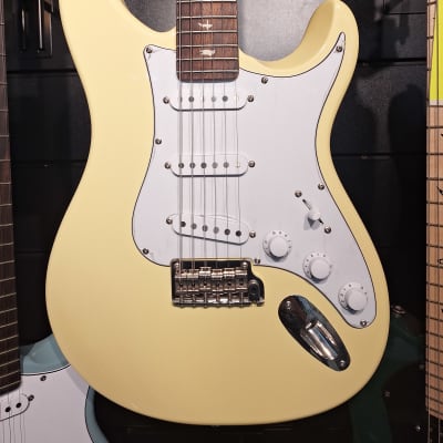 PRS SE Silver Sky Moon White image 2
