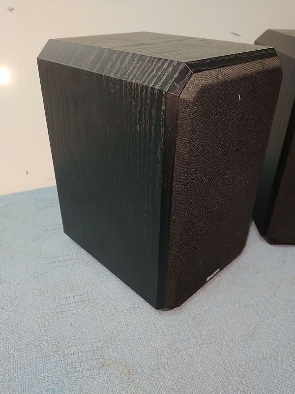 Boston Acoustics HD5 Bookshelf Speakers Pair Black 8 Ohms