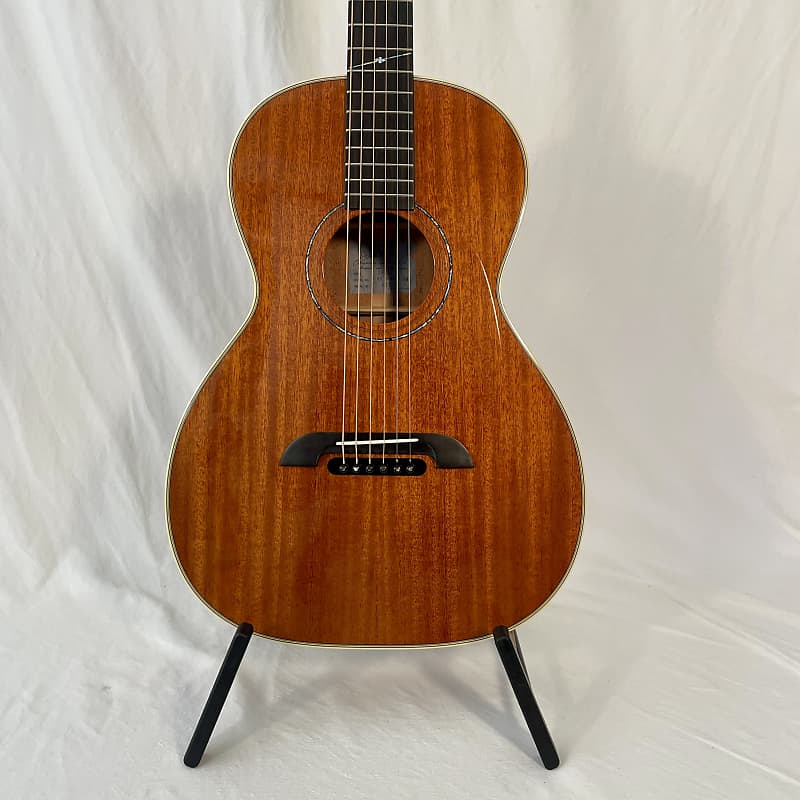 K Yairi KY NYM90V AM (12 FRET 00 New Yorker Masterworks