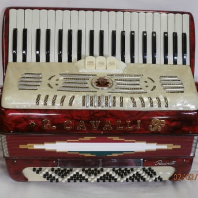Vintage G. Cavalli 120 bass piano accordion 1970-1980 red and cream marble image 1