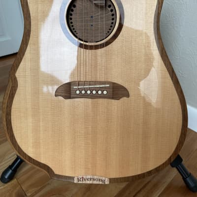 Riversong Tradition 2 Performer 2010’s Gloss Lutz Spruce Top, Satin Walnut Back & Sides image 2