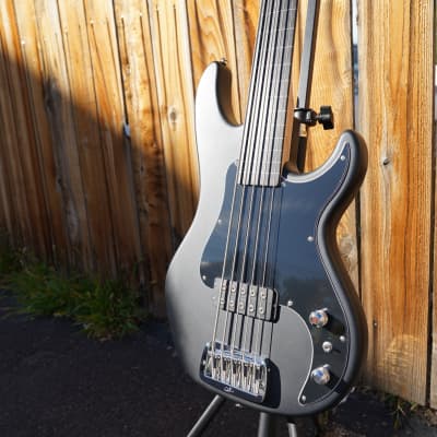 G&L USA Kiloton-5/Fretless/Lined Jet Black Satin Frost 5-String Electric Bass Guitar w/ Black Tolex Case (2023) image 6