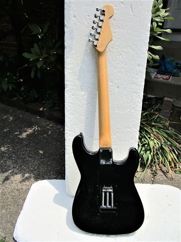 Squier Standard Stratocaster Left-Handed 1996 - 2000