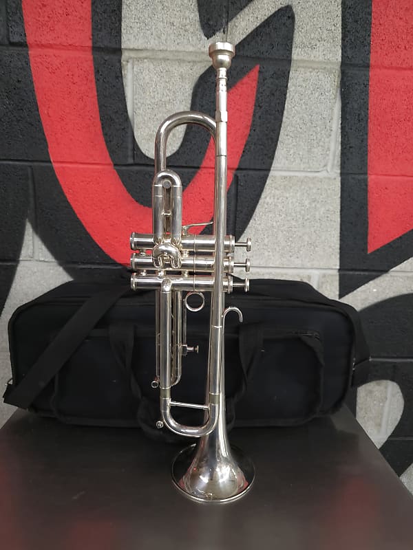 Eterna by Getzen Doc Severinsen Model Trumpet w/ Case & Accessories | Reverb