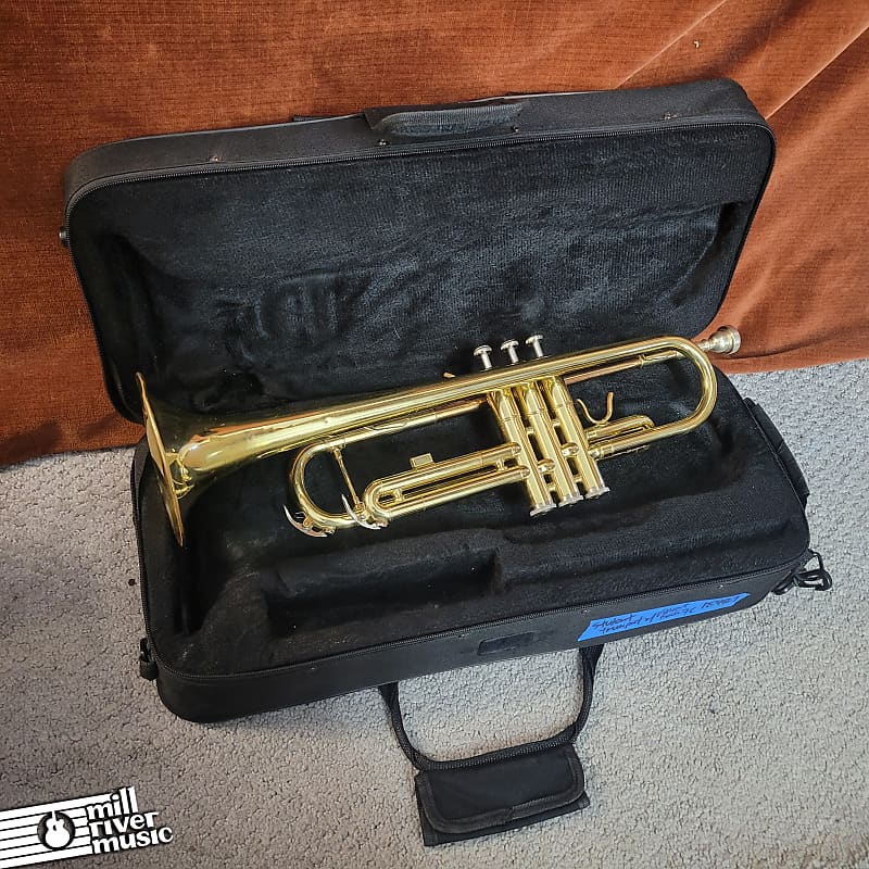 Student Trumpet w/ Vincent Bach 7c Mouthpiece  + Case Used