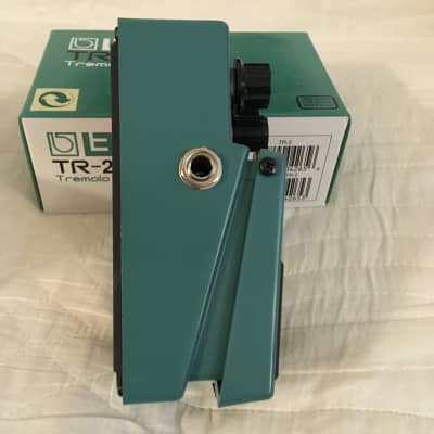 Boss TR-2 Tremolo (Silver Label) 1997 - Present - Green image 4