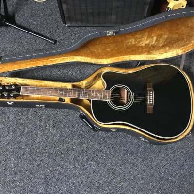 Washburn D-12CE/B Acoustic-Electric Guitar 1991 in very good condition with hard case image 7
