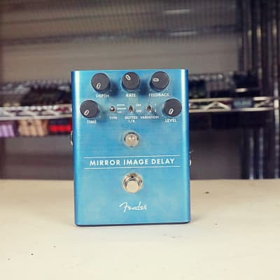 Fender Mirror Image Delay