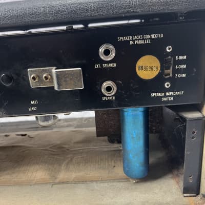 Ampeg V4B Tube Bass Head image 6