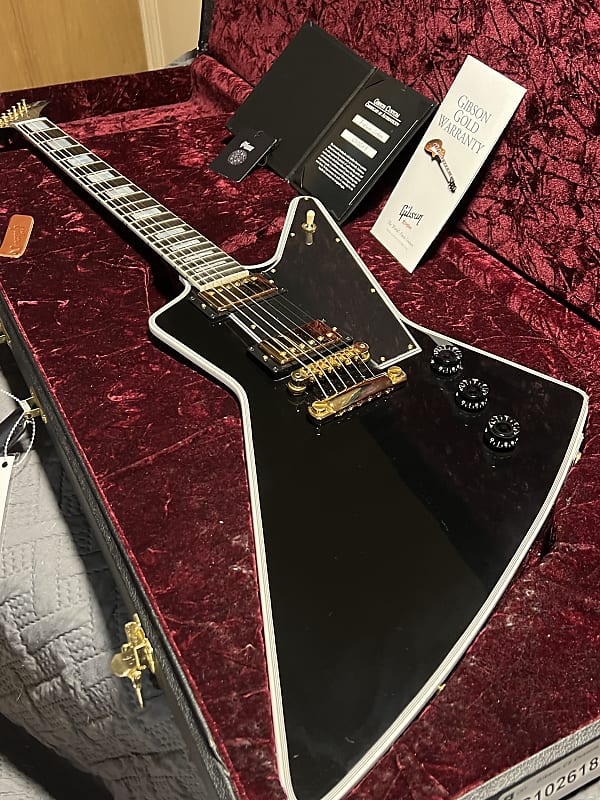 Gibson Explorer ブラック USA製 ハードケース付き Gibson Explorer Black Electric Guitar W/Gig Bag Used Product