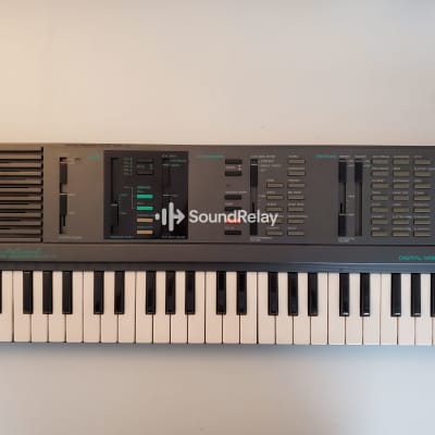 Yamaha VSS-100 - Lo-Fi Sampler Japan - Built-In Mic - Manual Included - Tested