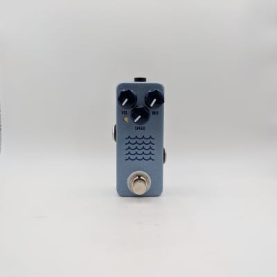 JHS Tidewater Tremolo V2 2020 - Present - Blue