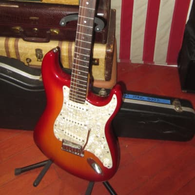 Pre-Owned 2005 American Deluxe Stratocaster Sienna Sunburst w/ Original Case image 2