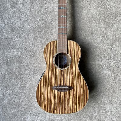 Luna high online tide baritone ukulele