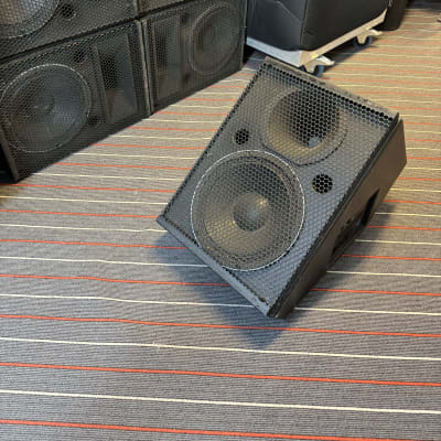 Meyer UM-1P & UM-100P self powered stage monitor image 3