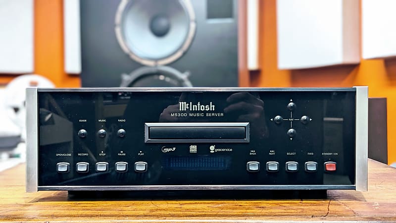 Mcintosh MS300 CD Player/Music Server  			
