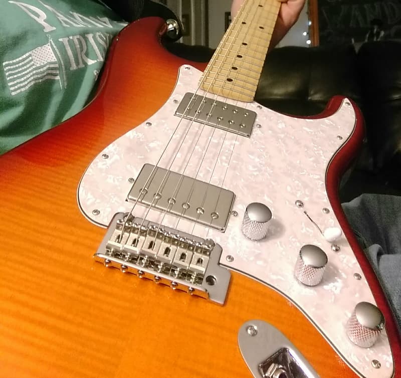 WEEZER (Rivers Cuomo) Fender Player Stratocaster HH Plus Top Reverb