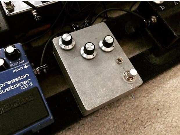 Fuzz Pedal clone (modeled after Pete cornish p-2)