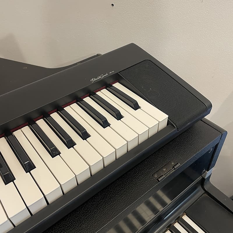 Portable Grand NP-30 - Display Collection - INNOVATION ROAD