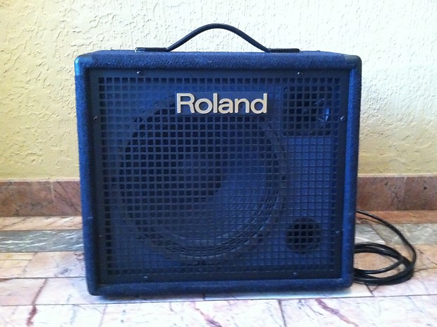 Roland KC-100 (60 W) 4-channel stereo keyboard amplifier