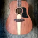 Cole Clark Fatlady in natural finish comes with a hard shell case