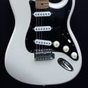Fender Standard Stratocaster with Maple Fretboard 2006 - 2017 Arctic White