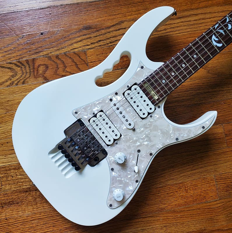 Ibanez JEM555-WH Steve Vai Signature White with OHSC Jem