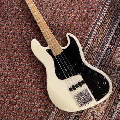 Fender Marcus Miller Artist Series Signature Jazz Bass 1999 - 2014 - Olympic White for sale