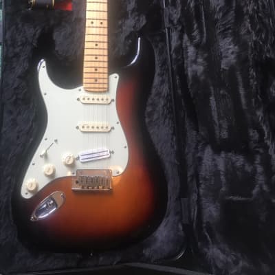 Fender American Deluxe Stratocaster Left-Handed 2015 3-Color Sunburst for sale