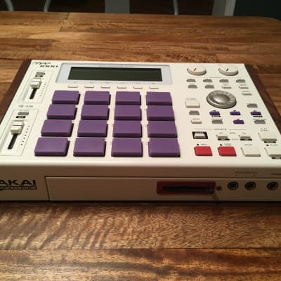 Custom MPC Stuff Akai MPC1000 w/ Max RAM (128MB), Internal | Reverb