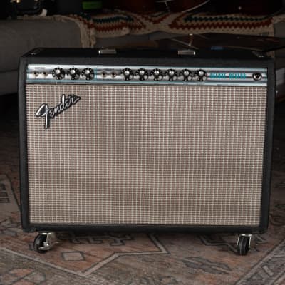 Fender Deluxe Reverb 2-Channel 22-Watt 1x12