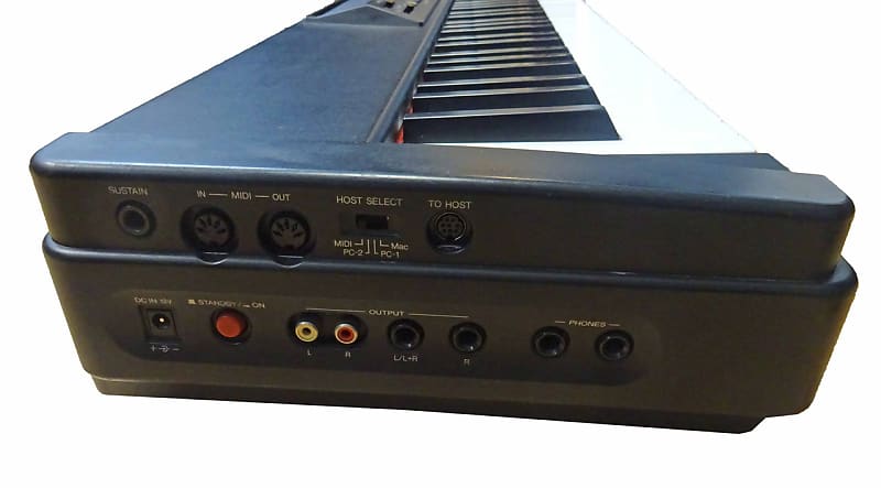 Yamaha P-90 Electronic Piano